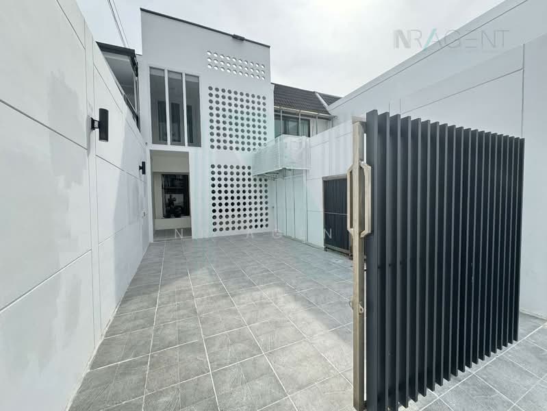 Khlongtan Nivet, Bangkok
