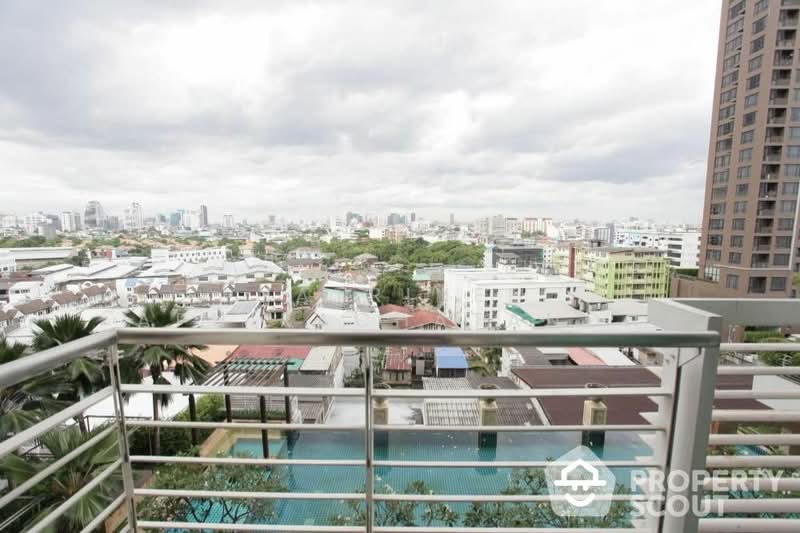 Le Luk Condominium, Bangkok
