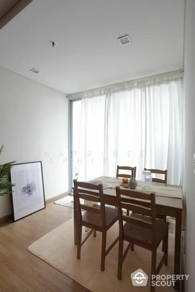 Le Luk Condominium, Bangkok