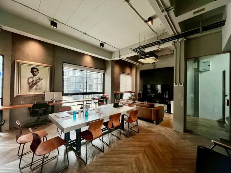 Prime Location for Business & Living: Arco Home Office Ekamai-Ramintra, Bangkok