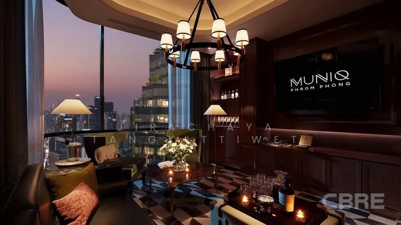 Muniq Phrom Phong, bangkok