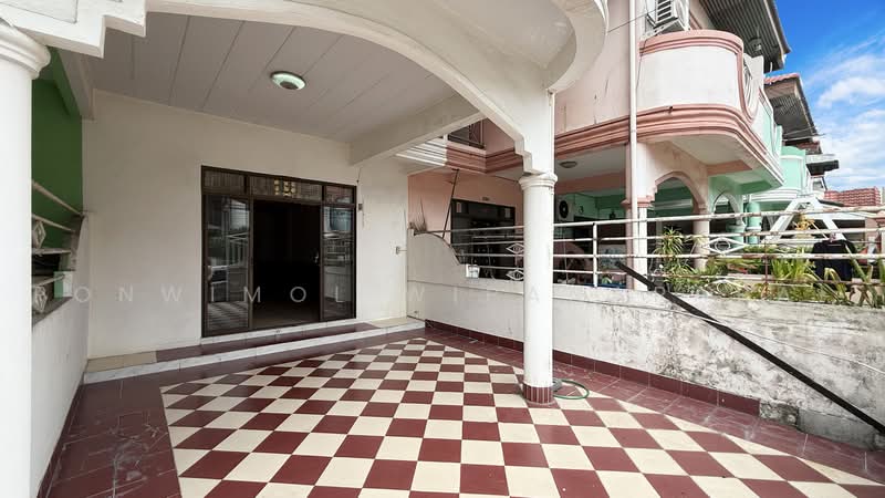 Rungkit Villa 9 Romklao 58, bangkok