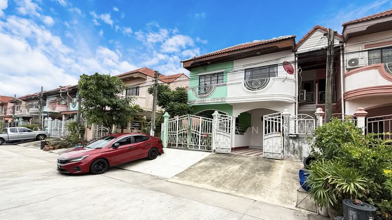 Rungkit Villa 9 Romklao 58, bangkok
