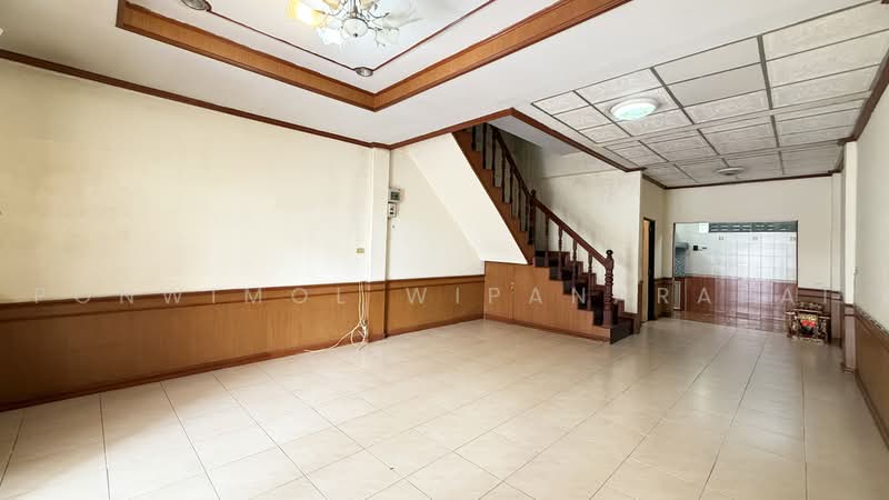 Rungkit Villa 9 Romklao 58, bangkok