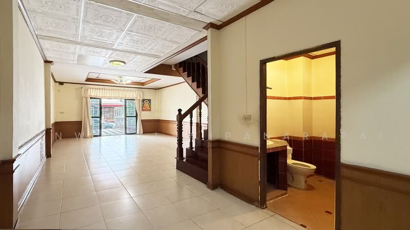 Rungkit Villa 9 Romklao 58, bangkok
