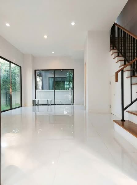 Baan Klang Muang Rama 9-Krungthep Kreetha, Bangkok