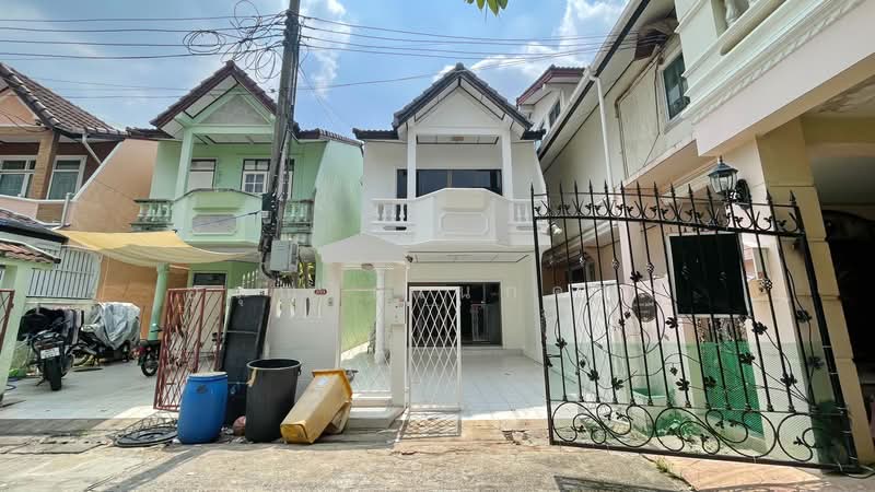 Bann Imumporn Pinklao-Thawee Watthana, Bangkok