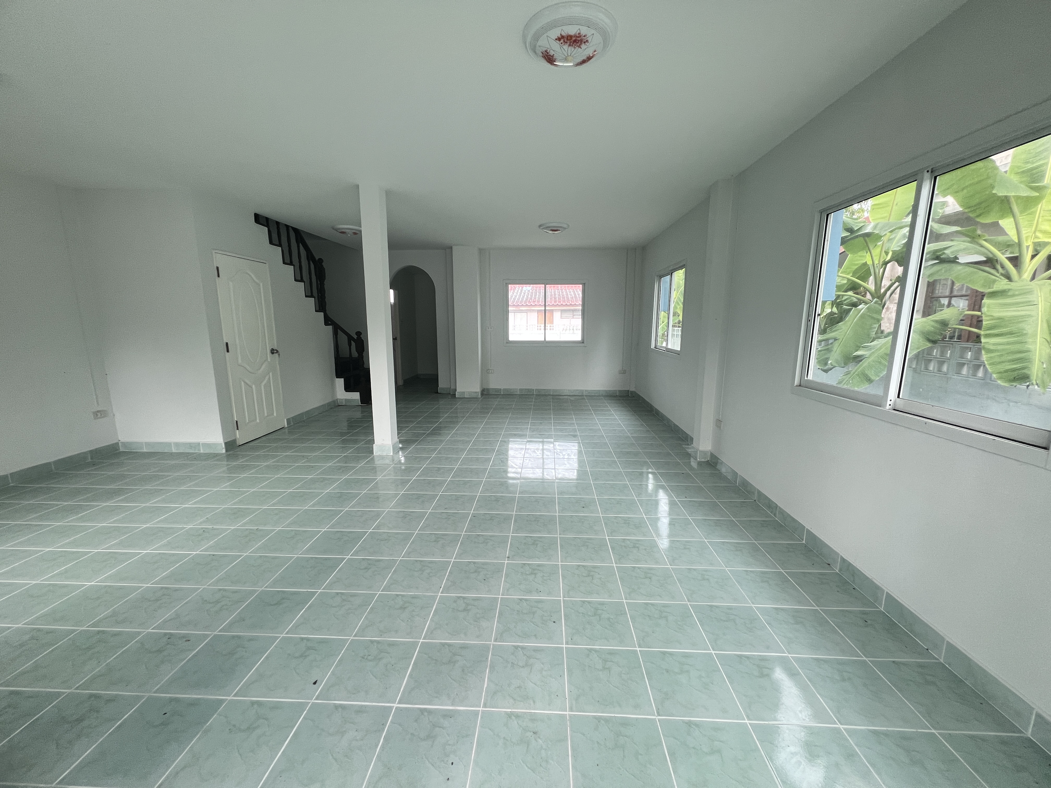 บ้านแฝด โครงการบ้านสวนแสนสุข องครักษ์ : ปรับปรุงใหม่