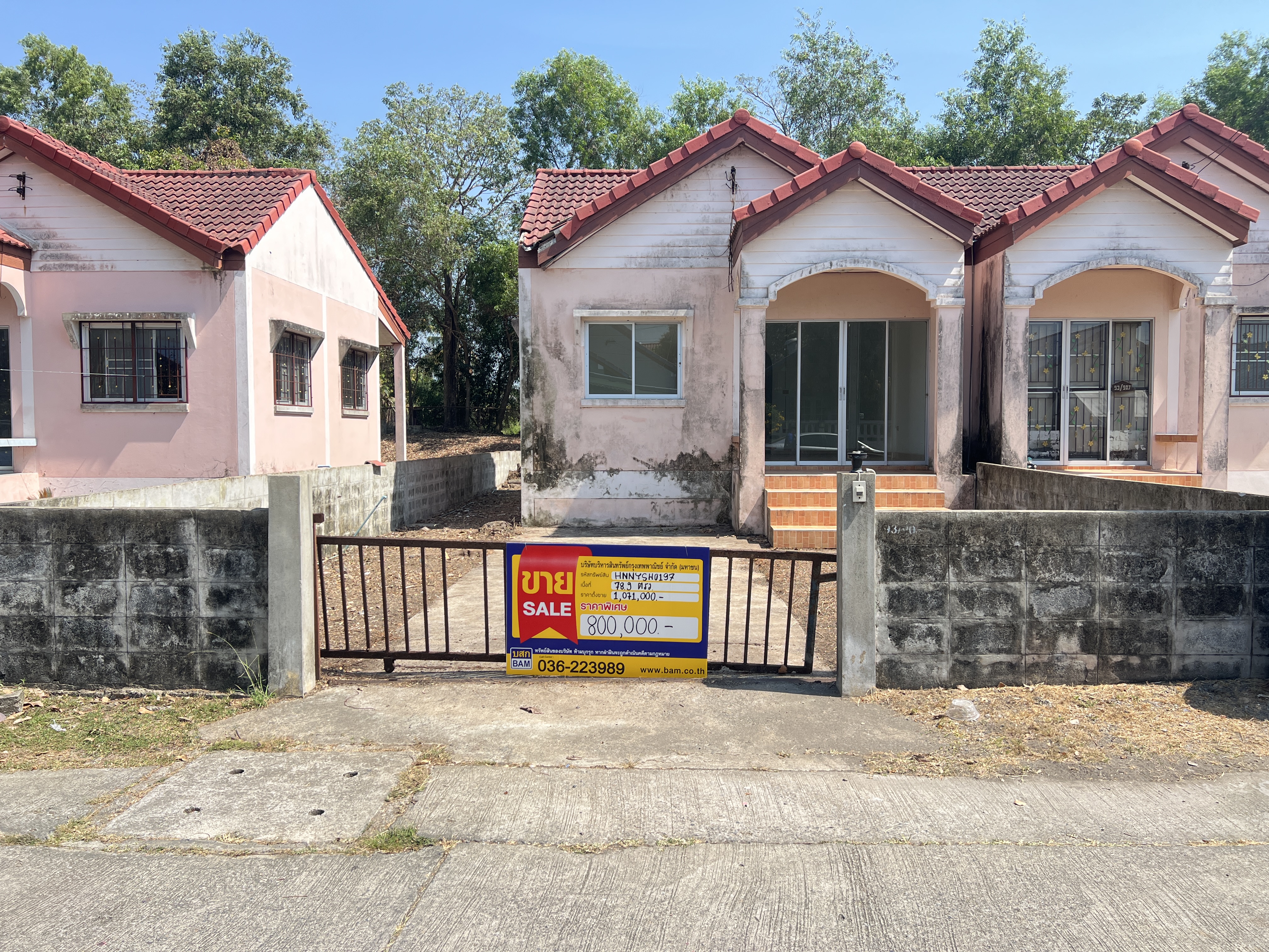 Duplex House in Suan Saen Suk Village, Ongkharak