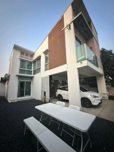Home Place The Park Wongwan – Rama 9, Bangkok