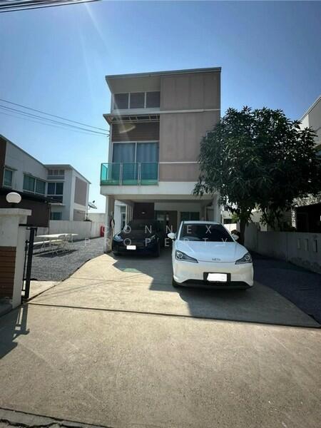 Home Place The Park Wongwan – Rama 9, Bangkok
