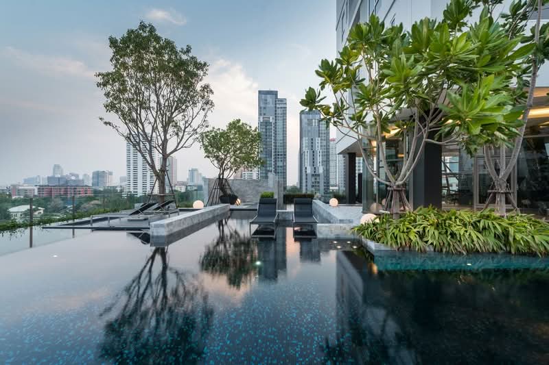 HQ Thonglor by Sansiri, Bangkok