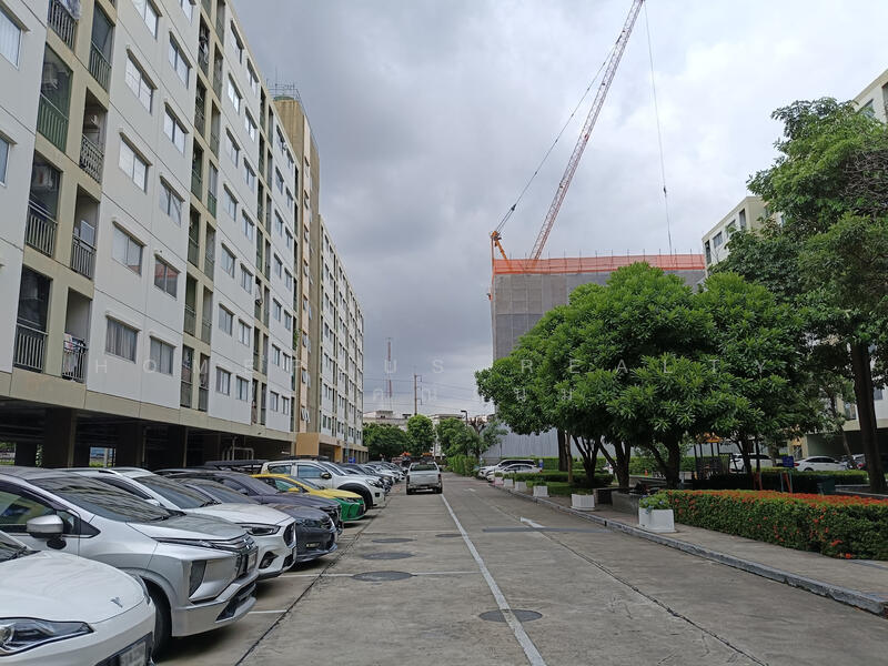 Lumpini Condo Town Raminthra-Latplakhao 2, Bangkok