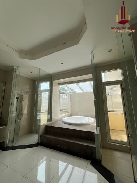 The Royal Residence, Bangkok