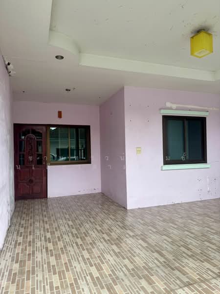 Townhome for Sale – No Common Area Fees Nakpakdee Village, Chon Buri (Pattaya)