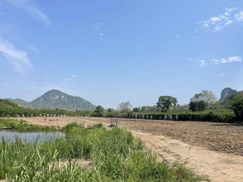 Land in Huai Yai, chon-buri