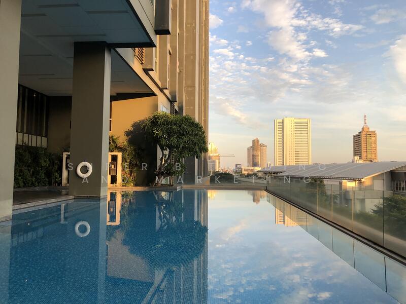 Hive Sathorn, Bangkok