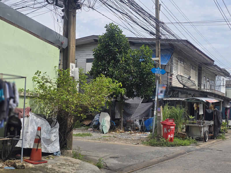 ที่ดินพร้อมสิ่งปลูกสร้างในซอยอุดมสุข26 บางนา, Bangkok