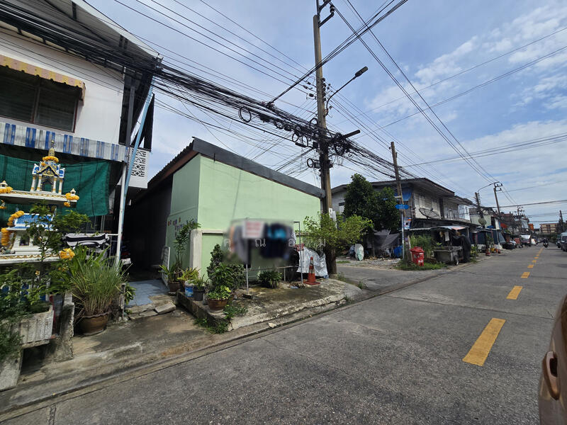 ที่ดินพร้อมสิ่งปลูกสร้างในซอยอุดมสุข26 บางนา, Bangkok