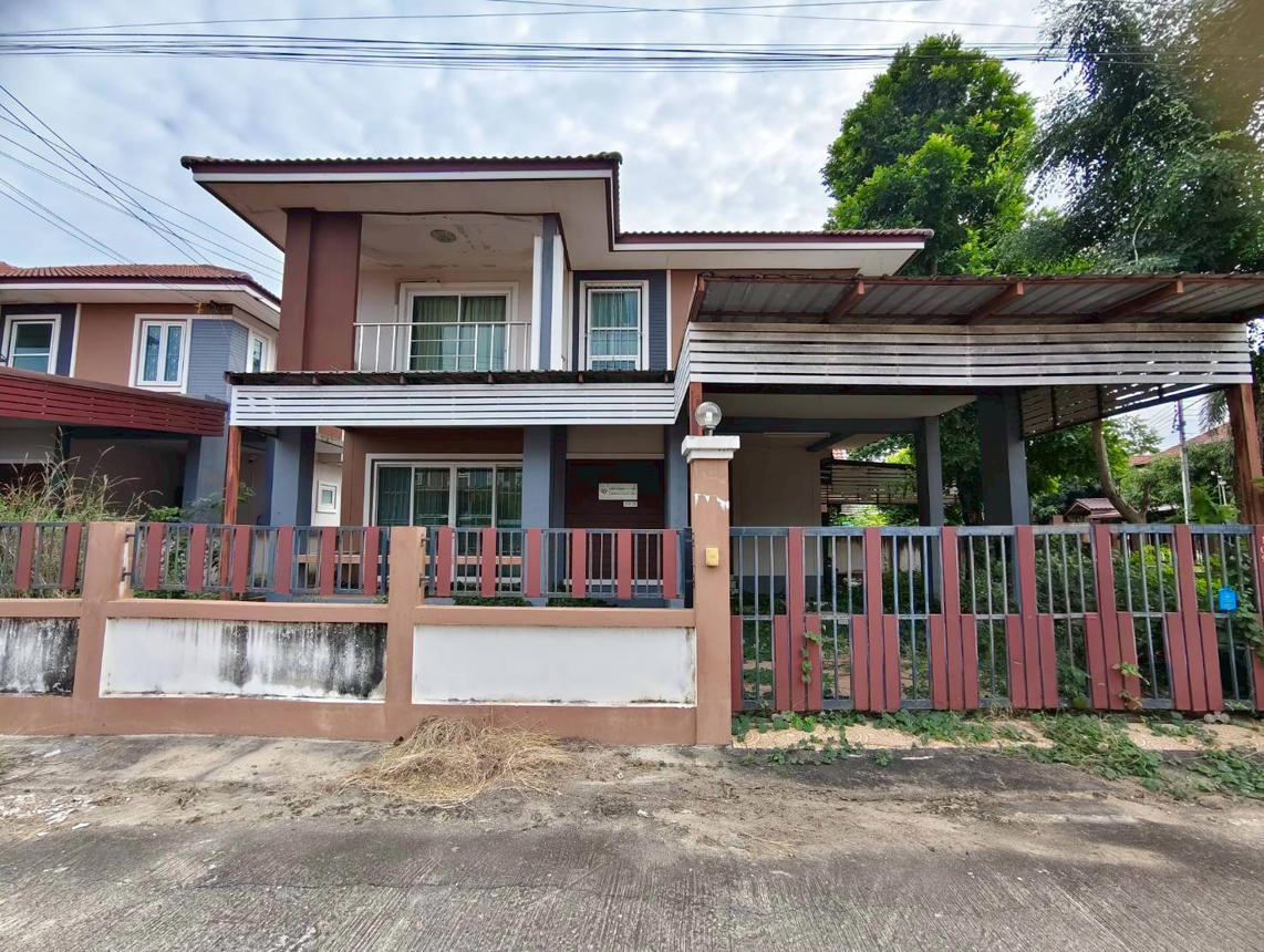 บ้านเดี่ยว บ้านนฤชา เมืองนครสวรรค์ นครสวรรค์ เป็นบ้านเดี่ยวที่มีที่ดินกว้างขวาง ตั้งอยู่ที่เมืองนครสวรรค์
