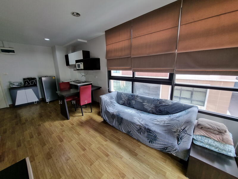 Baan Navatara Condominium, Bangkok