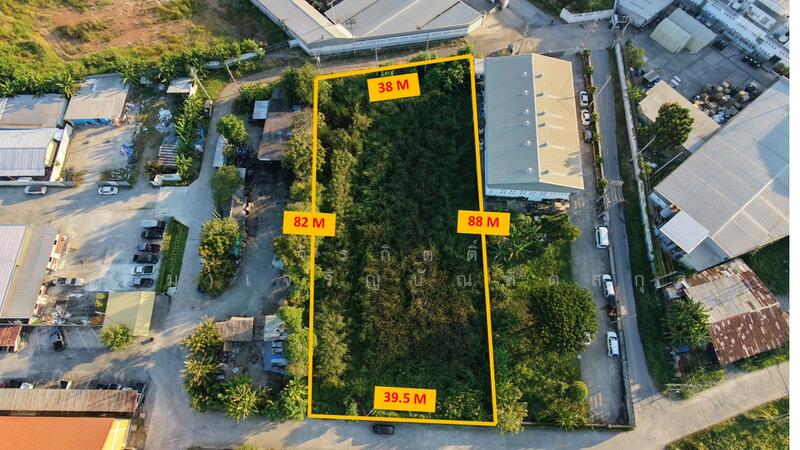 Land for sale, 2 rai, beautiful rectangular shape Multiple entrances and exits Chalongkrung 53 55, Bangkok