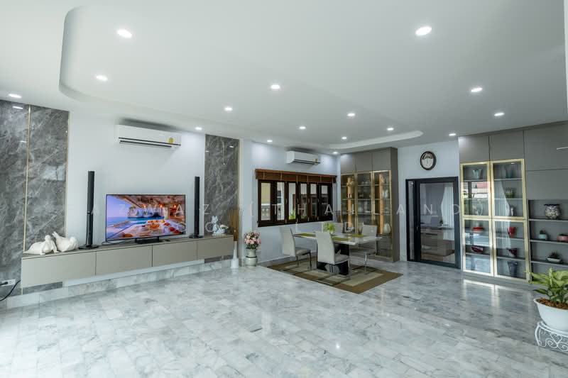 Rare Dual Houses in Chiang Mai, 7BR Renovated Near Airport & Old City, Chiang Mai