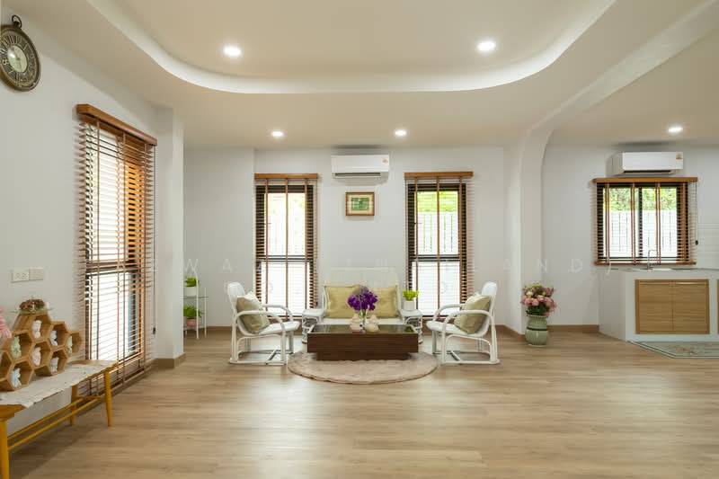 Rare Dual Houses in Chiang Mai, 7BR Renovated Near Airport & Old City, Chiang Mai