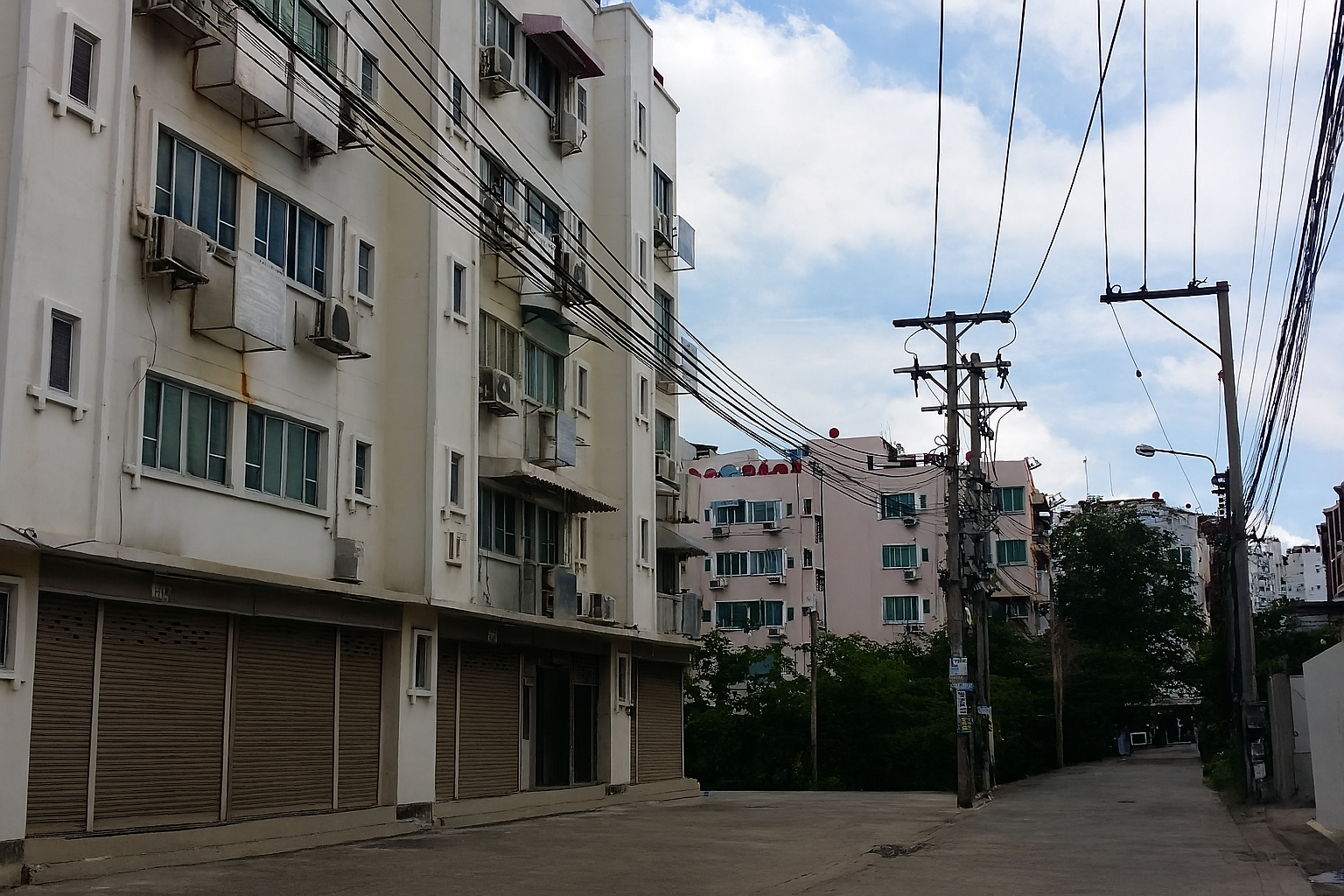 Ua-Pracha Condotown