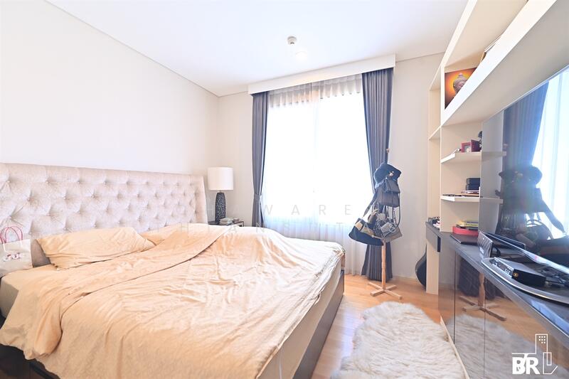 Villa Asoke, Bangkok