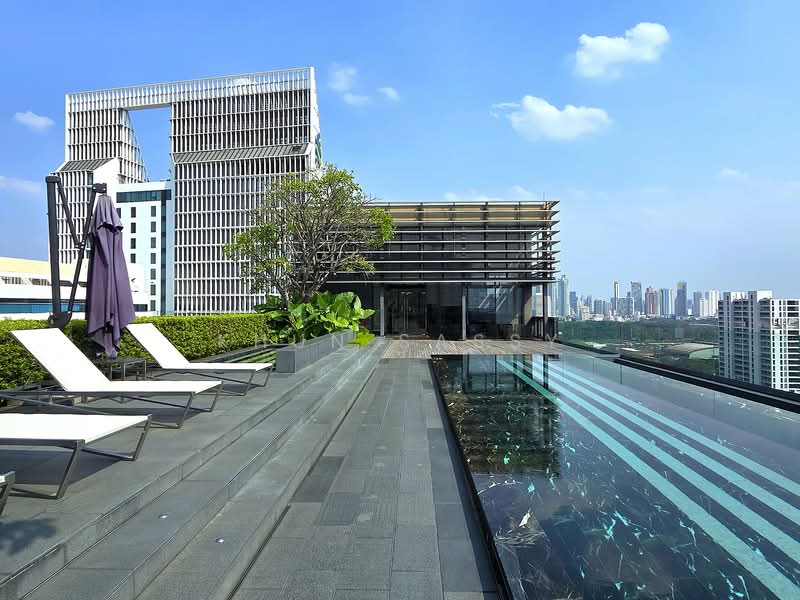 Sindhorn Tonson, Bangkok