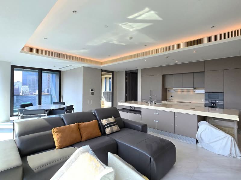 Sindhorn Tonson, Bangkok