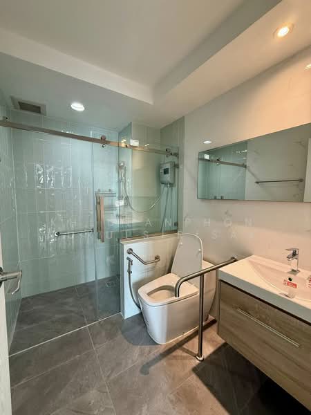 The Bangkok Sathorn-Taksin, Bangkok