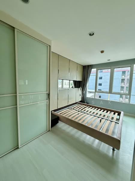 The Bangkok Sathorn-Taksin, Bangkok