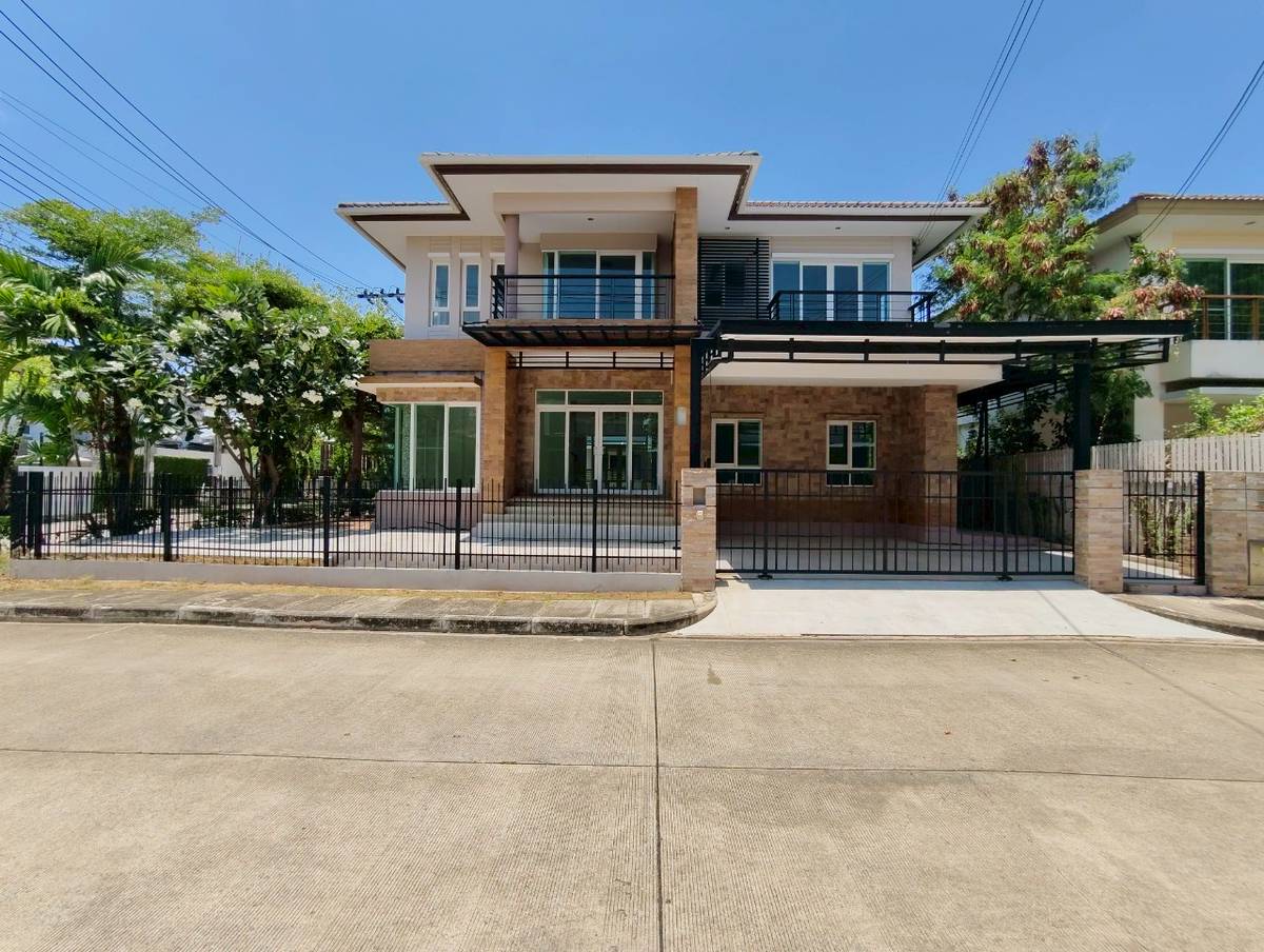บ้านเดี่ยวโครงการสราญสิริประชาอุทิศ-สุขสวัสดิ์: ปรับปรุงใหม่
พื้นที่ใช้สอย 120 ตารางเมตร
3 ห้องนอน 2 ห้องน้ำ
1 ห้องครัว 1 ห้องรับแขก
1 ห้องทำงาน
1 ห้องเก็บของ
1 ห้องเก็บของในครัว
1 ห้องเก็บของในห้องนอน
1 ห้องเก็บของในห้องน้ำ
1 ห้องเก็บของในห้องทำงาน
1 ห้องเก็บของใน