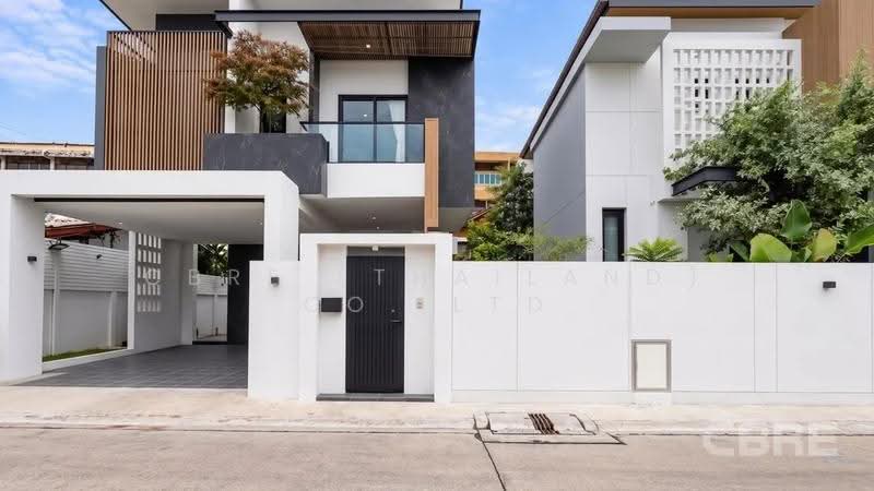 Single House on Sukhumvit 101/1, bangkok