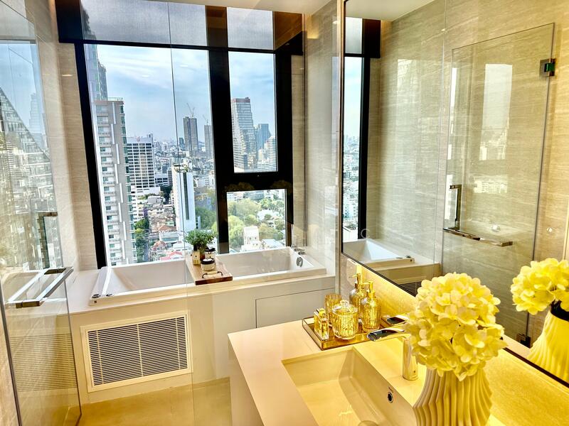 Anil Sathorn 12, Bangkok