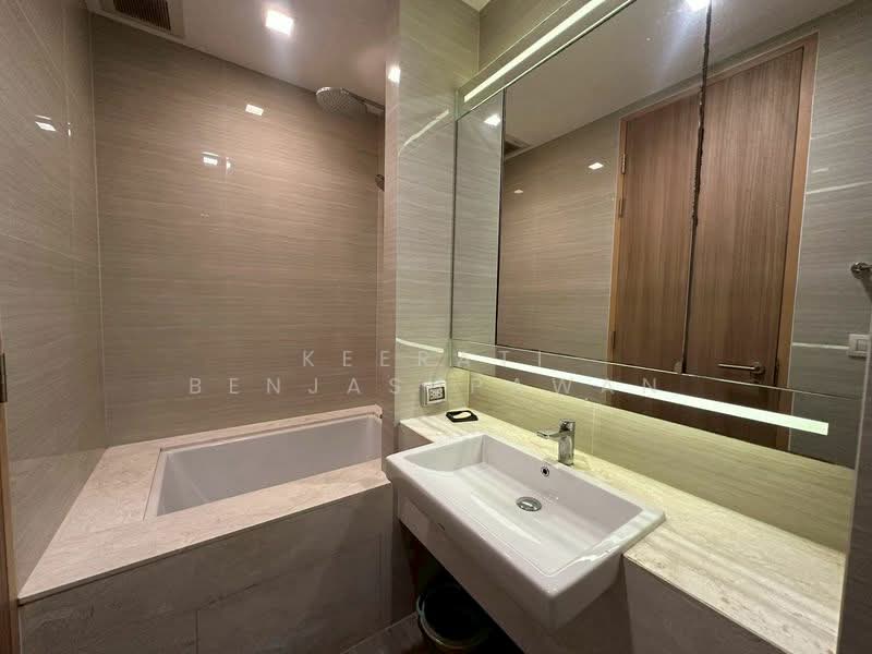 Noble BE33, Bangkok