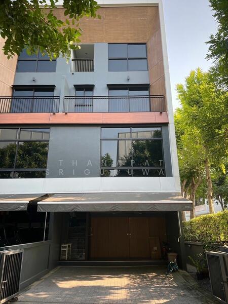 3-BR Townhouse in Chong Nonsi, Bangkok
