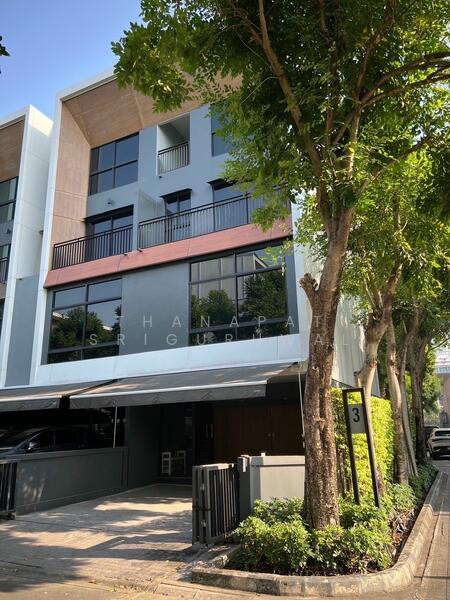 3-BR Townhouse in Chong Nonsi, Bangkok