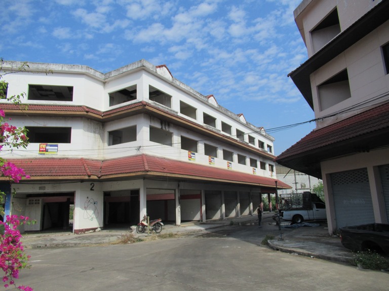 Shophouse Project at Chiang Rai Complex