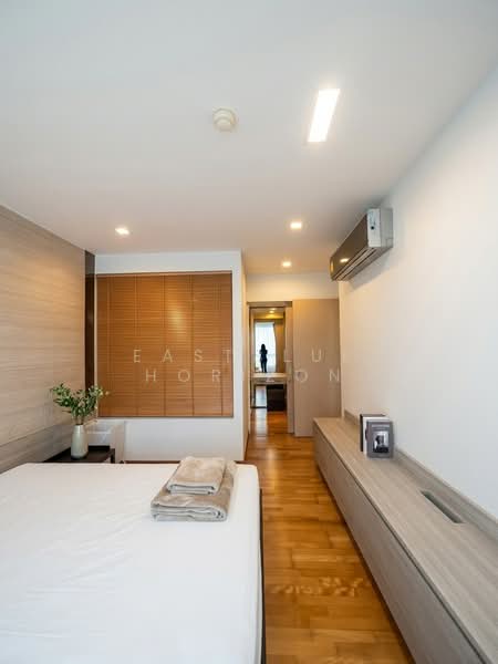 Issara @ 42 Sukhumvit, Bangkok