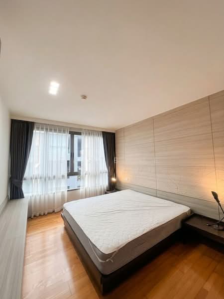 Issara @ 42 Sukhumvit, Bangkok