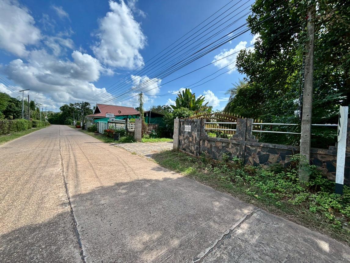 Single-detached house outside Uttaradit Lopburi Uttaradit project