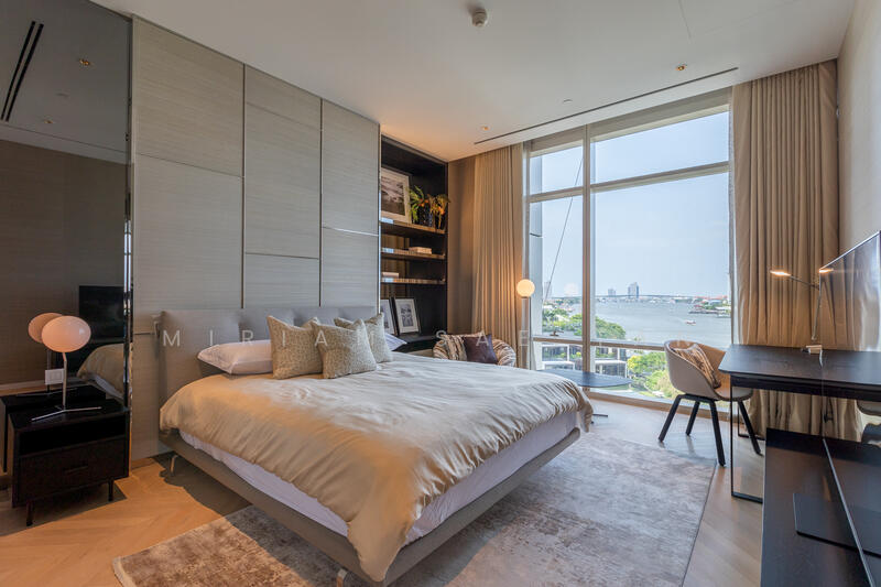 Four Seasons Private Residences, Bangkok