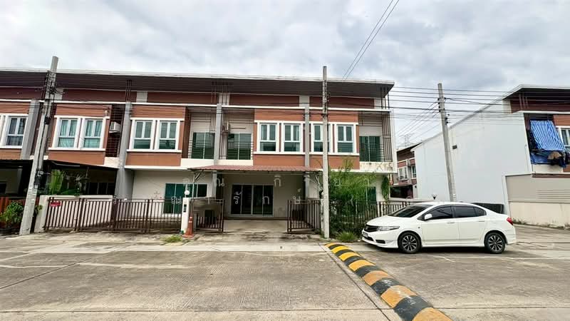 Siwarat 11 Village Chaiyapruek, Nonthaburi