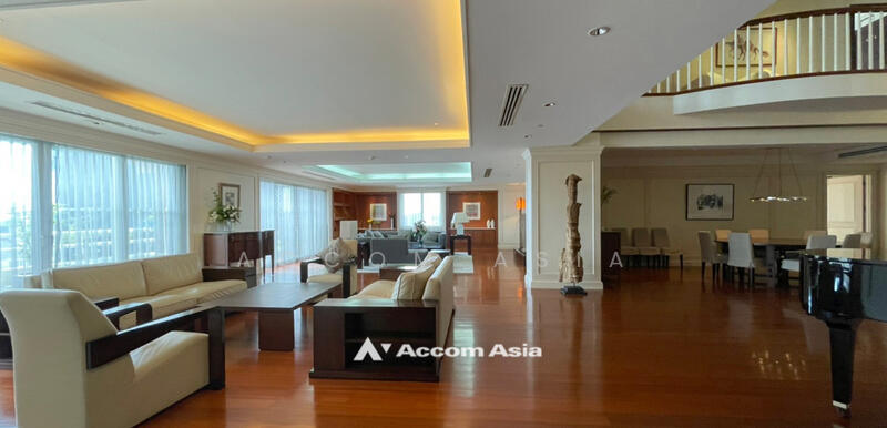 Las Colinas, Bangkok