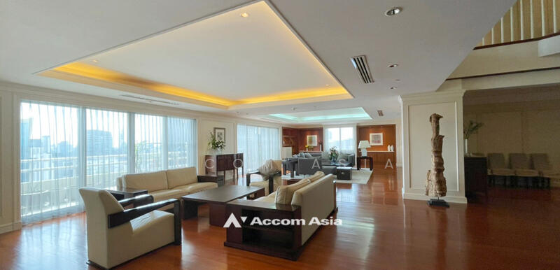 Las Colinas, Bangkok