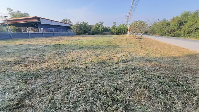 Land for sale in Sanam Chan, 190 square wah (approximately 760 square meters)., Chachoengsao