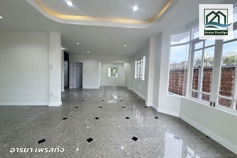 Vararom Prachauthit 98, Bangkok